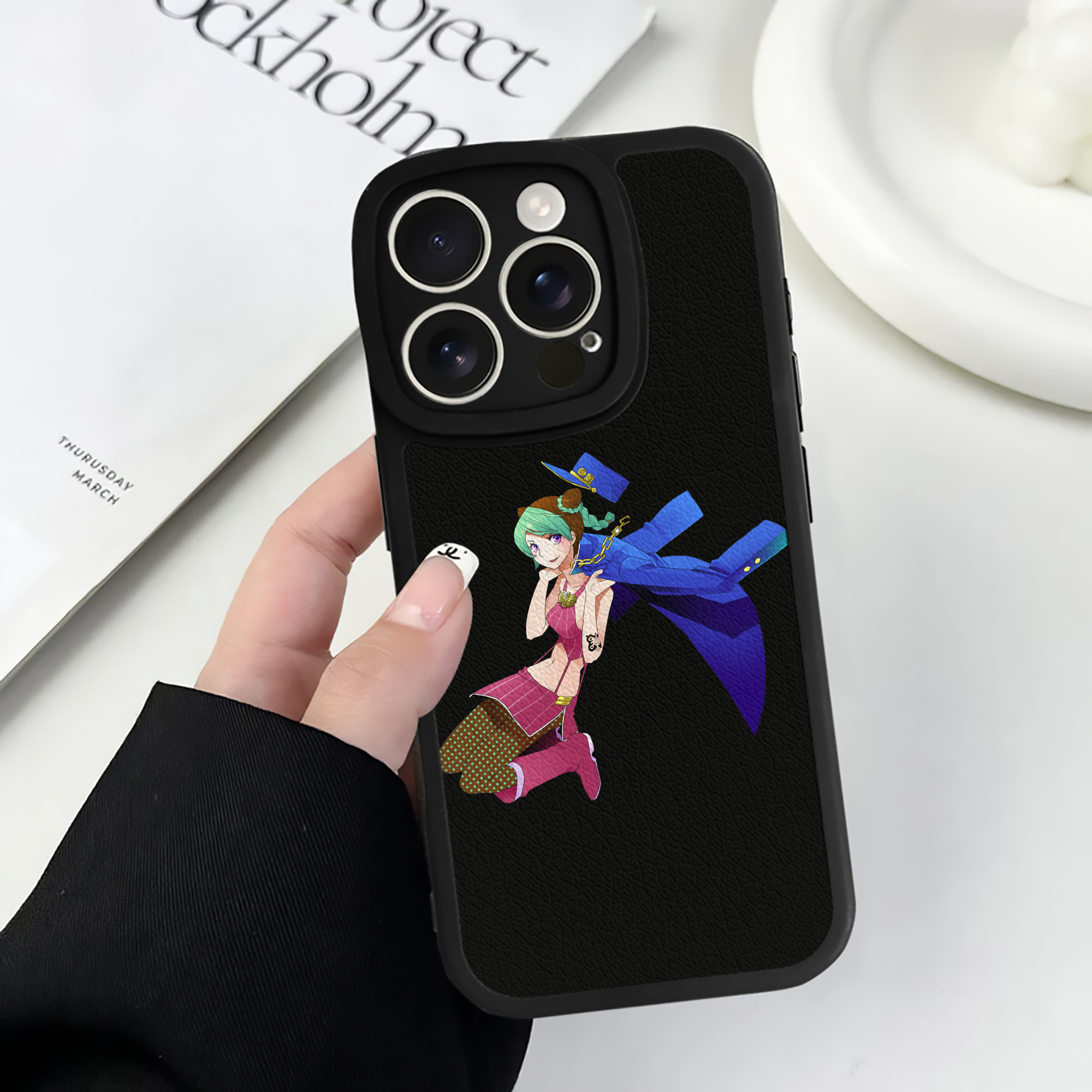 （画像用） "ジョジョの奇妙な冒険 くうじょう ジョリーン JoJo's Bizarre Adventure Jolyne Cujoh " 【iPhone 16シリーズ対応】シリコンスマホケース（レザー調） 材質：シリコン